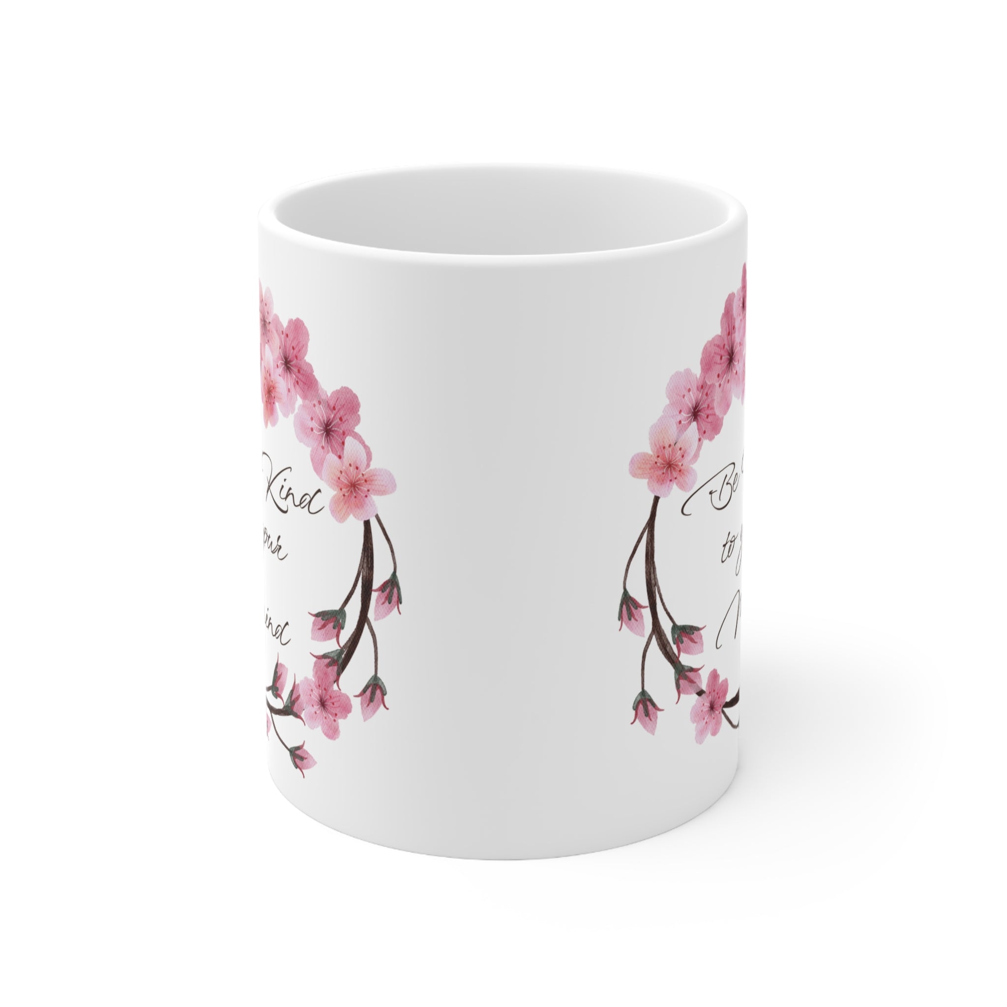 Keramiktasse mit Kirschblütenkranz und Spruch Be Kind to Your Mind